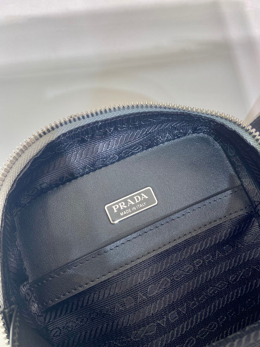 CHEST BAG 20 IN ECHO GRAY SAFFIANO LEATHER