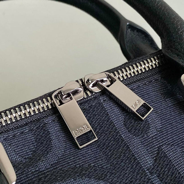 WEEKENDER 40 IN BLACK MAXI OBLIQUE JACQUARD