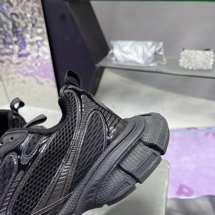 3XL SNEAKER IN BLACK MESH AND POLYURETHANE