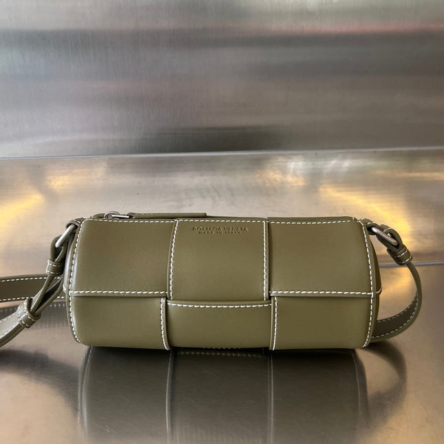 SMALL CYLINDER CASSETTE 21 IN TOBACCO BROWN CALFSKIN