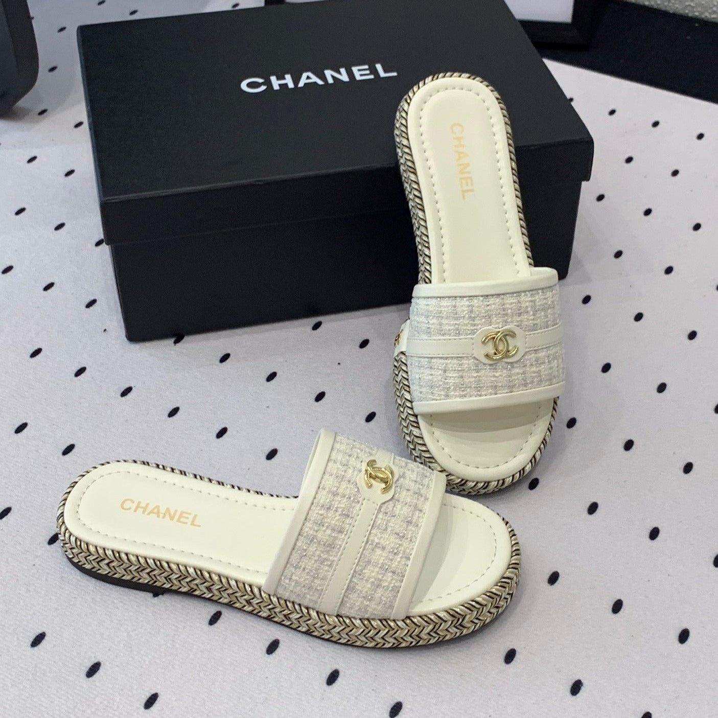 Double CC Women White Slippers Calfskin