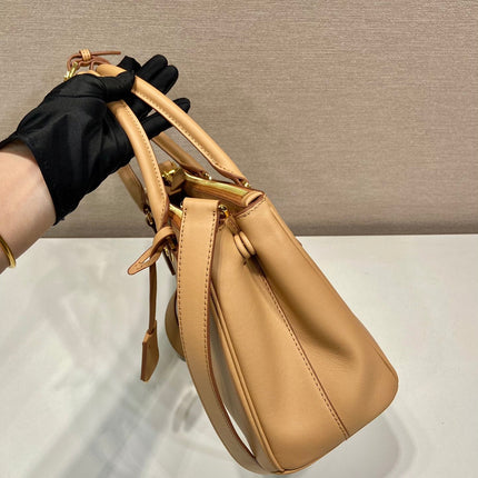 MEDIUM GALLERIA BAG 28 IN CIDER BROWN SMOOTH CALFSKIN GOLD HARDWARE