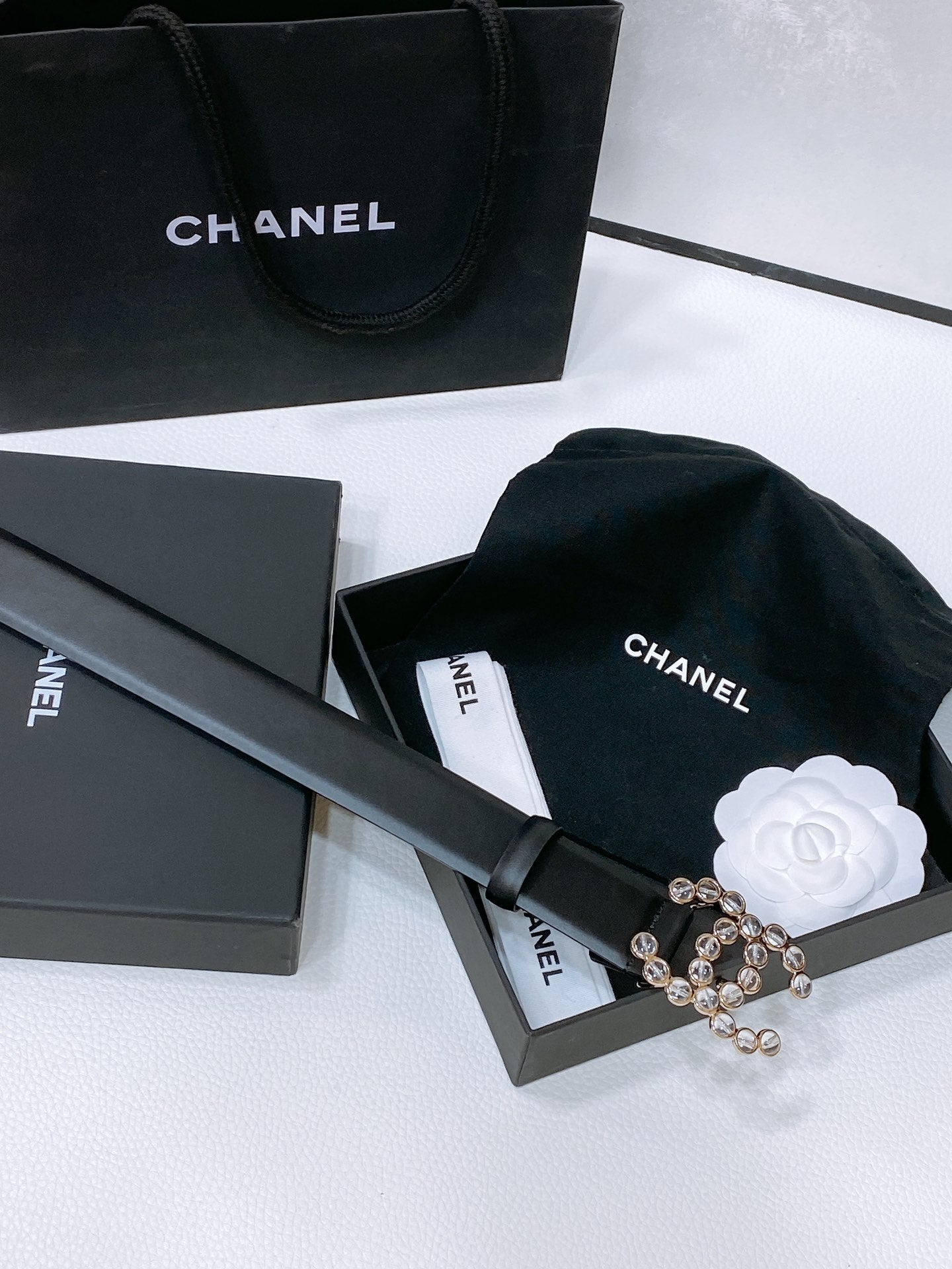 CC BELT 30 MM IN BLACK CALFSKIN PEARL LOGO