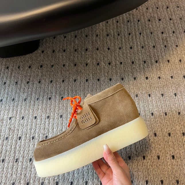 MIUMIU 26S CHUKKA BOOTS IN BROWN SUEDE