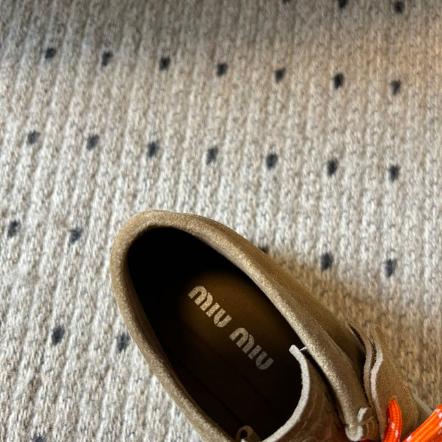 MIUMIU 26S CHUKKA BOOTS IN BROWN SUEDE