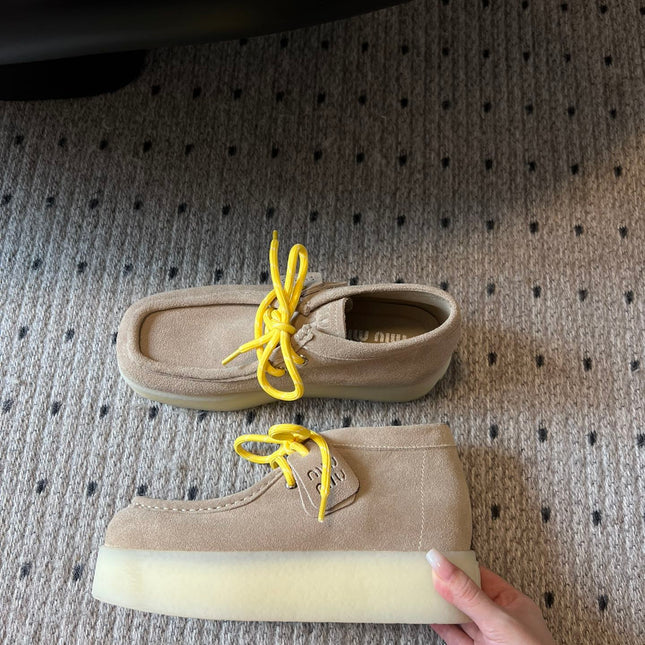 MIUMIU 26S CHUKKA BOOTS IN LIGHT BROWN SUEDE