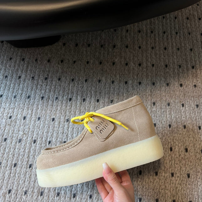 MIUMIU 26S CHUKKA BOOTS IN LIGHT BROWN SUEDE