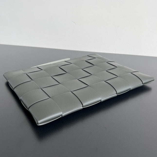 LARGE CASSETTE POUCH 35 IN CORDUROY GRAY CALFSKIN