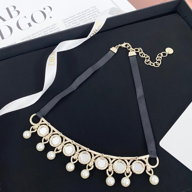 CD 26S PEARL DROP CHOKER NECKLACE IN GOLD TONE METAL 631050