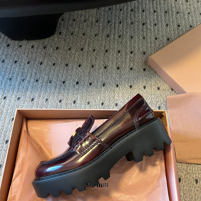 MIUMIU 26S PENNY LOAFERS IN BURGUNDY BROWN SHINY CALFSKIN