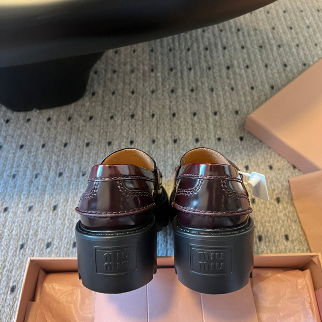 MIUMIU 26S PENNY LOAFERS IN BURGUNDY BROWN SHINY CALFSKIN