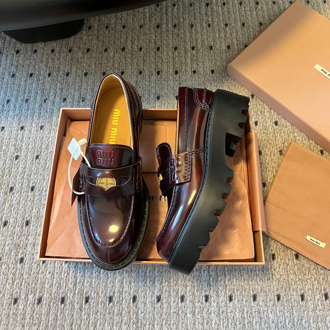 MIUMIU 26S PENNY LOAFERS IN BURGUNDY BROWN SHINY CALFSKIN