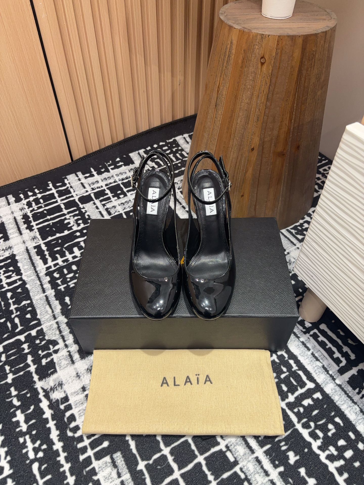 SLINGBACK HEEL 10 CM IN BLACK PATENT CALFSKIN
