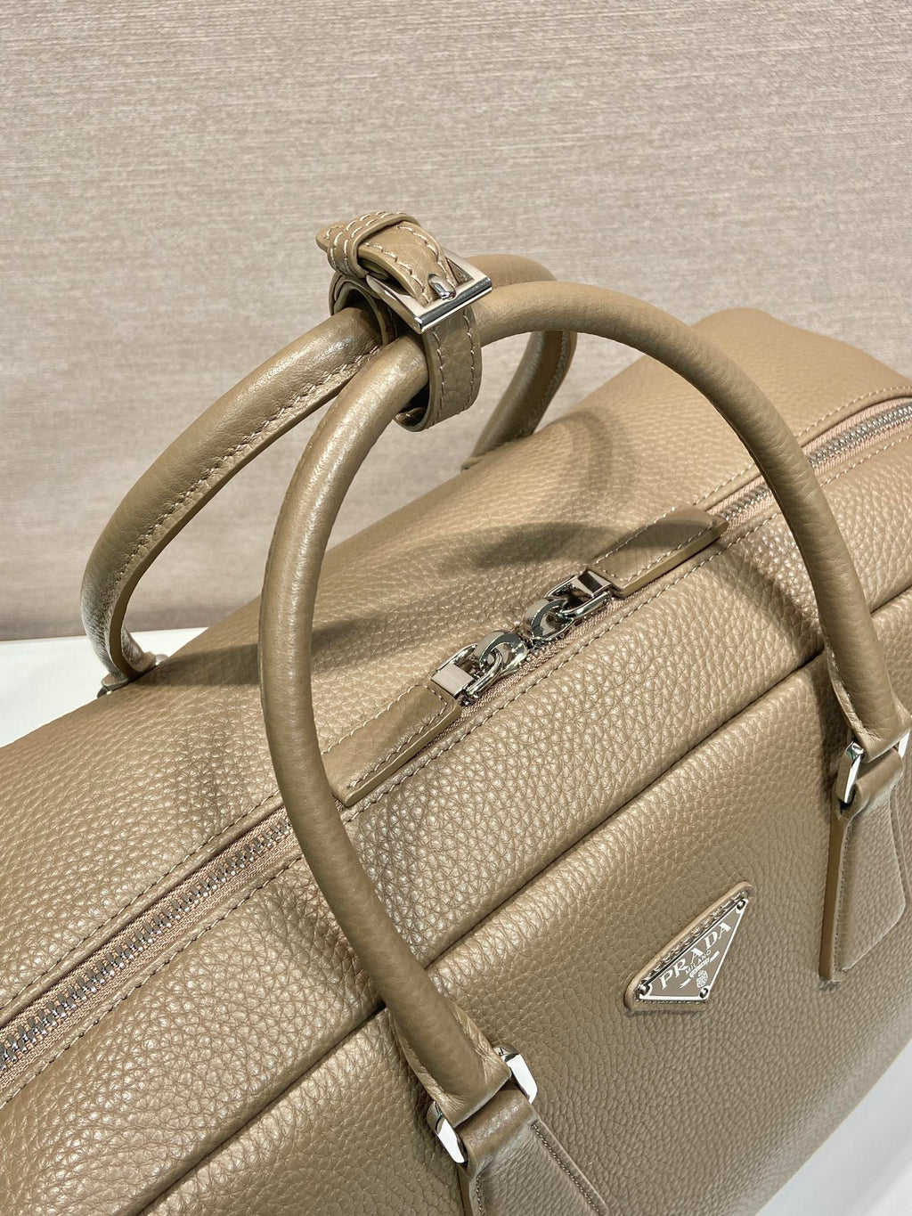 BRIEFCASE 40 IN DRIED MOSS GRAINED CALFSKIN