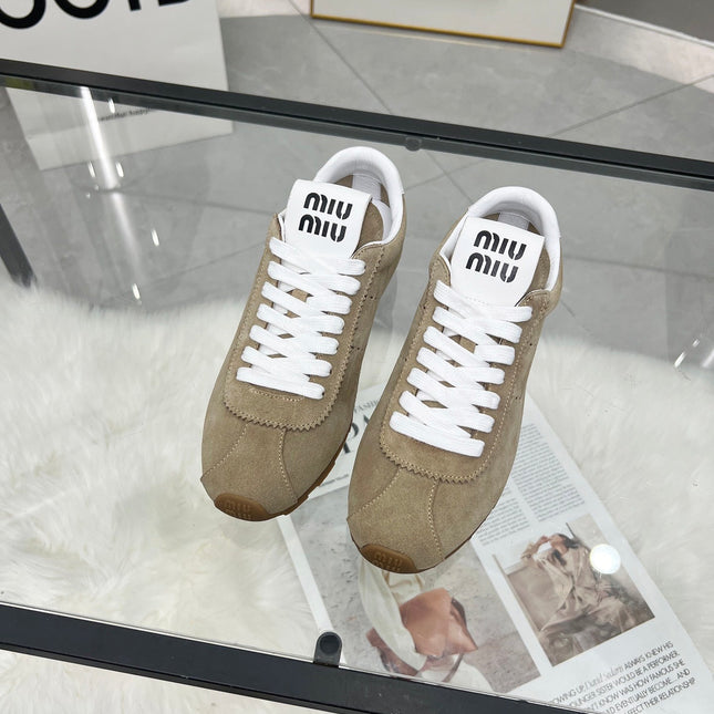MIUMIU 26S SNEAKERS IN LIGHT BROWN SUEDE