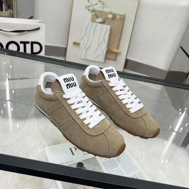 MIUMIU 26S SNEAKERS IN LIGHT BROWN SUEDE