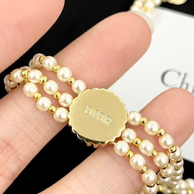 CD 26S MULTI-STRAND PEARL PINK ENAMEL MEDALLION CHOKER NECKLACE IN GOLD METAL 633190
