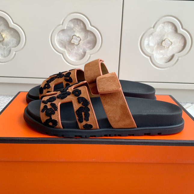 HM 26S CHYPRE SANDALS IN CARAMEL BROWN SUEDE WITH EMBROIDERED PATTERN STRAP