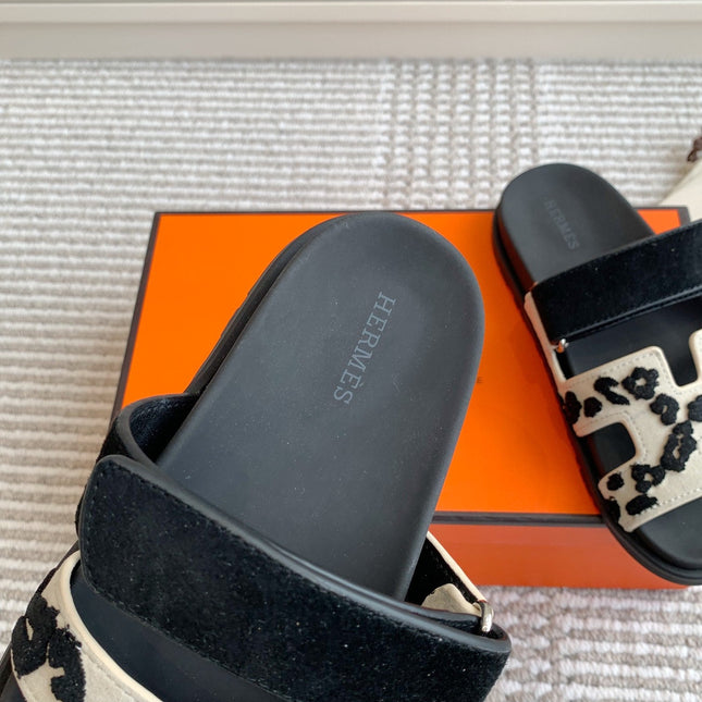 HM 26S CHYPRE SANDALS IN WHITE MIX BLACK SUEDE WITH EMBROIDERED PATTERN STRAP