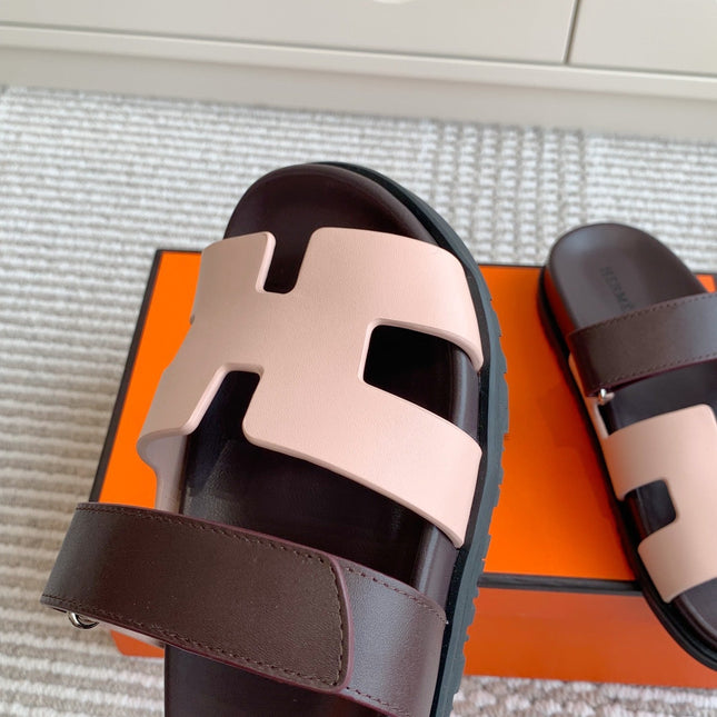 HM 26S CHYPRE SANDAL IN LIGHT PINK AND DARK RED CALFSKIN