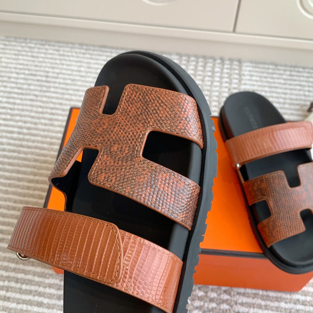 HM 26S CHYPRE SANDALS IN BROWN LIZARD EMBOSSED CALFSKIN