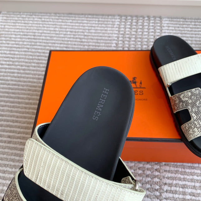 HM 26S CHYPRE SANDALS IN IVORY WHITE CALFSKIN WITH PRINTED CALFSKIN STRAP