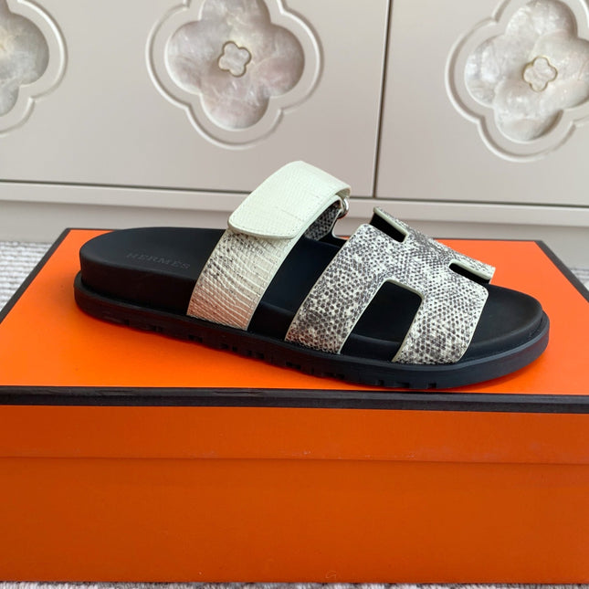 HM 26S CHYPRE SANDALS IN IVORY WHITE CALFSKIN WITH PRINTED CALFSKIN STRAP