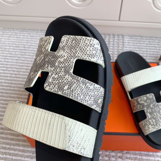 HM 26S CHYPRE SANDALS IN IVORY WHITE CALFSKIN WITH PRINTED CALFSKIN STRAP