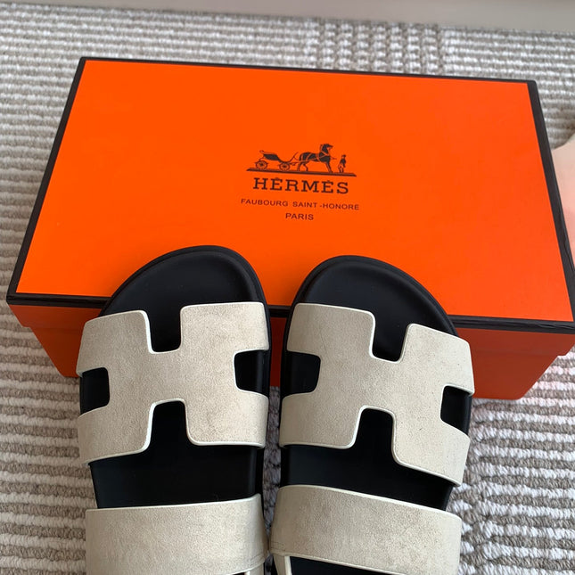 HM 26S CHYPRE SANDAL WITH BACK STRAP IN CREAM WHITE SUEDE