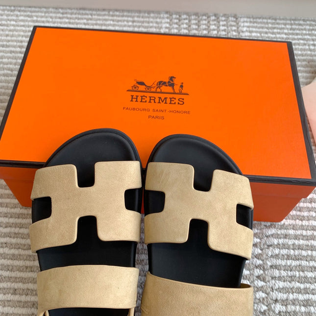 HM 26S CHYPRE SANDAL WITH BACK STRAP IN BEIGE SUEDE