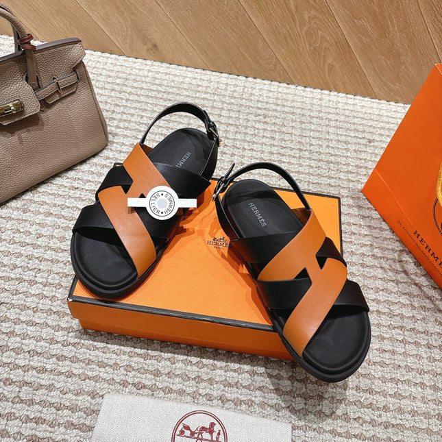 HM 26S CROSS-STRAP SANDALS IN CAMEL BROWN AND BLACK CALFSKIN