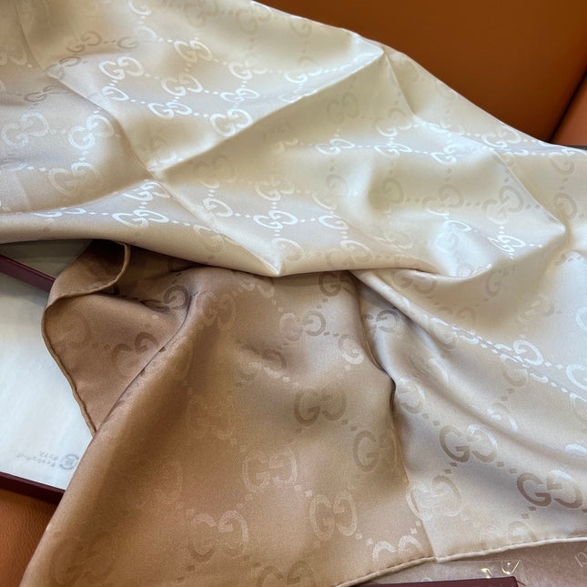 GUCCI 25S SCARF 90 IN SILK 600369