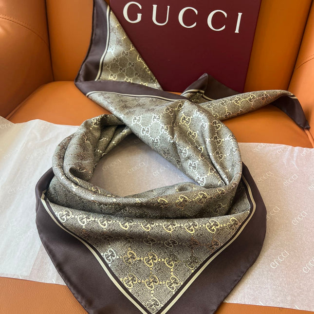GUCCI 25S SCARF 90 IN SILK 697666