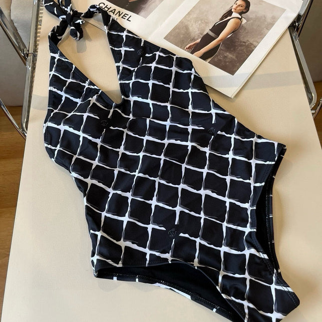 CC BIKINI SWIMSUIT SET IN WHITE CHECKERED PRINT ON BLACK BACKGROUND 624545