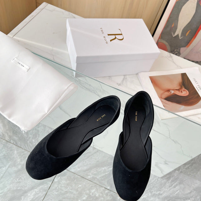 THE ROW 26S ROUND TOE BALLET FLATS IN BLACK SUEDE