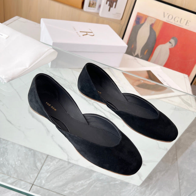 THE ROW 26S ROUND TOE BALLET FLATS IN BLACK SUEDE