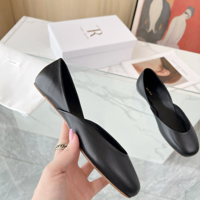 THE ROW 26S ROUND TOE BALLET FLATS IN BLACK CALFSKIN