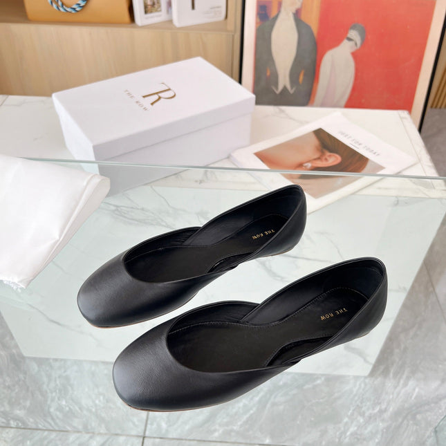 THE ROW 26S ROUND TOE BALLET FLATS IN BLACK CALFSKIN