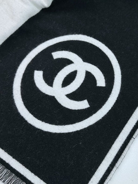 CHANEL 25S SCARF 195 IN CASHMERE WOOL 709604