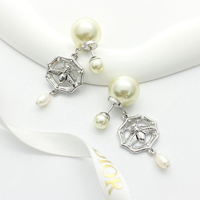 CD 26S DOUBLE PEARL BEE CHARM DROP EARRINGS IN SILVER METAL 633180