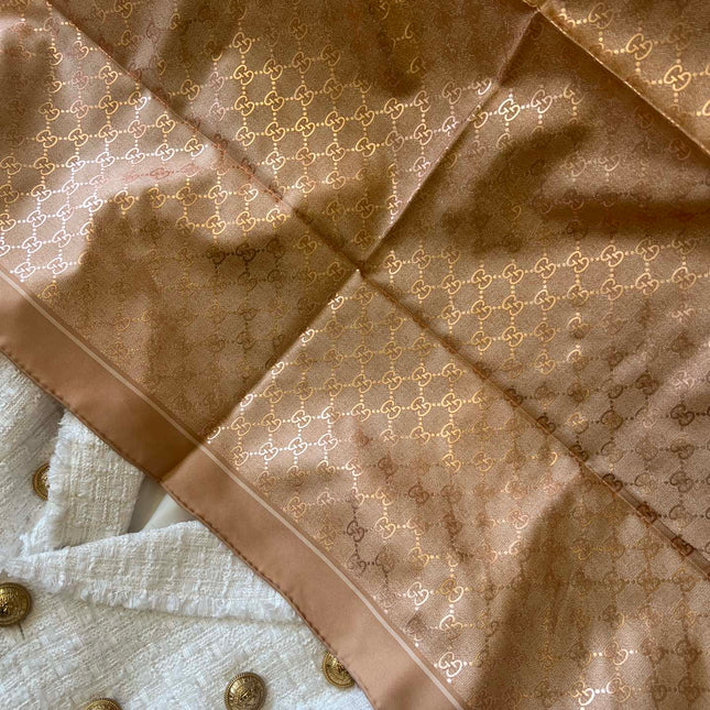 GUCCI 26S SCARF 90 IN SILK 816291