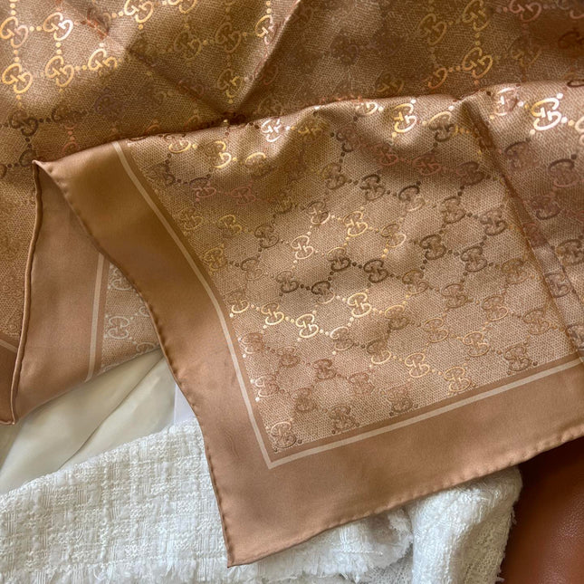 GUCCI 26S SCARF 90 IN SILK 816291