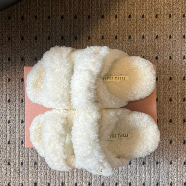 MIUMIU 26S SHEEPSKIN SLIPPERS IN WHITE