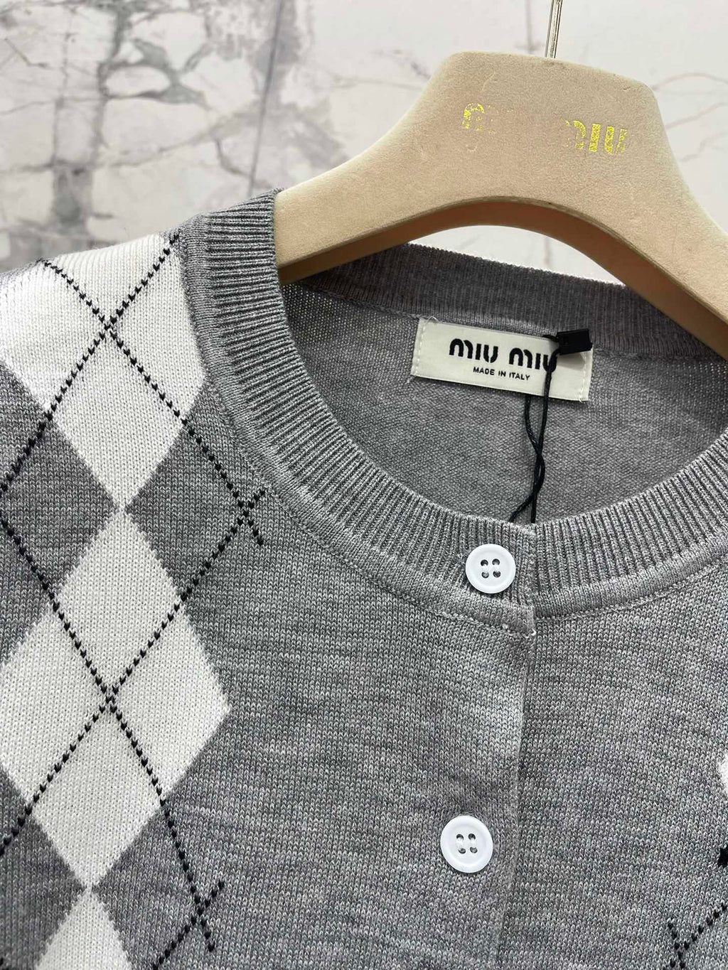 MIUMIU CARDIGAN STYLE 226