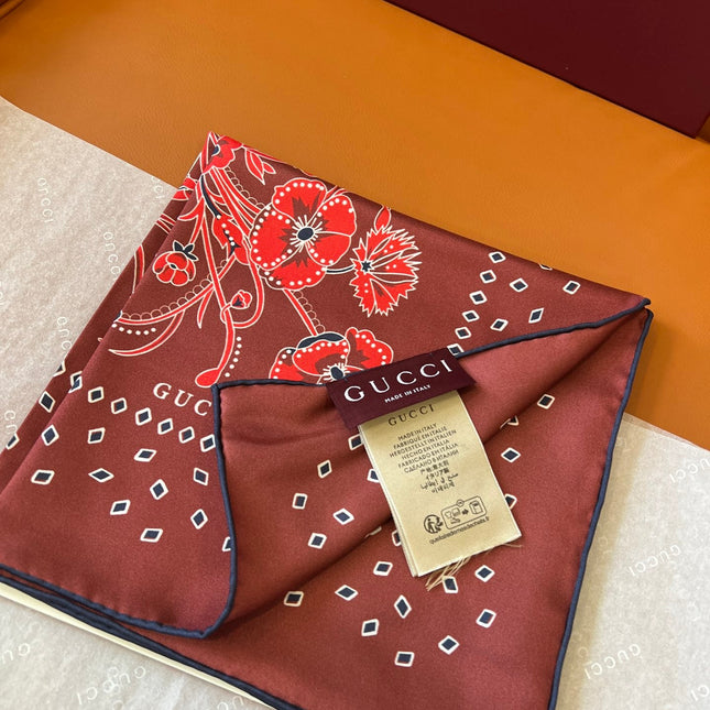 GUCCI 26S SCARF 90 IN SILK 816293