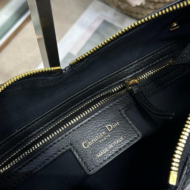 DIOR 26S VOYAGE BAG 22 IN BLACK CALFSKIN