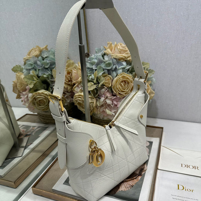 DIOR 26S VOYAGE BAG 22 IN CREAM WHITE CALFSKIN