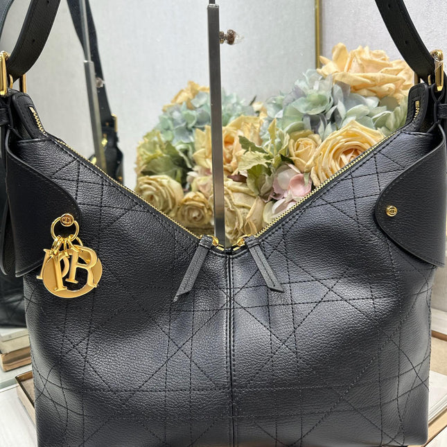 DIOR 26S VOYAGE BAG 28 IN BLACK CALFSKIN