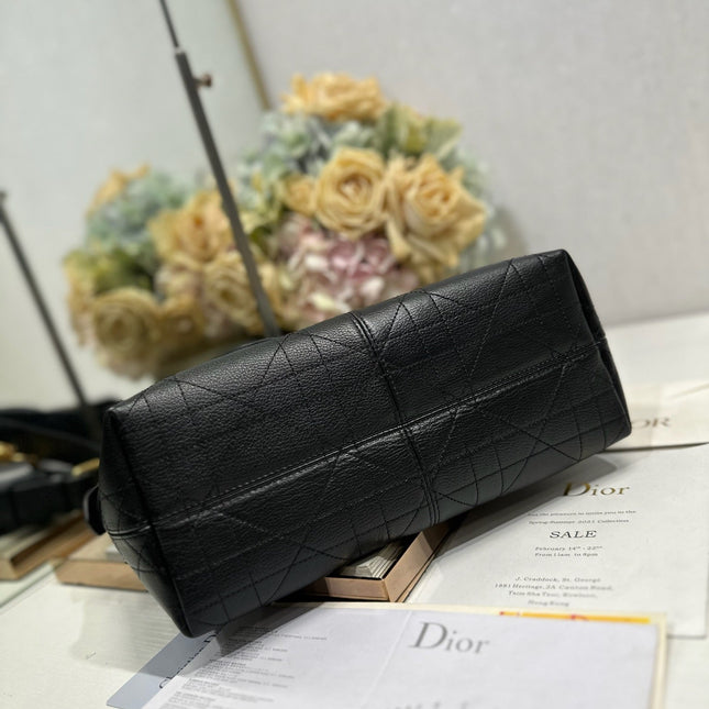 DIOR 26S VOYAGE BAG 28 IN BLACK CALFSKIN