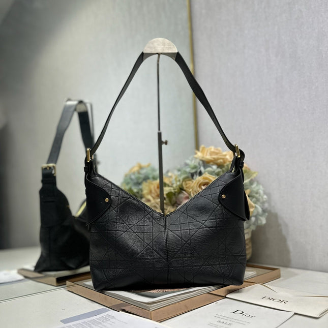 DIOR 26S VOYAGE BAG 28 IN BLACK CALFSKIN